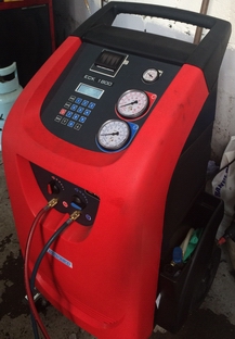 air-con refill machine