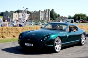 Leeds Castle motors by the moat 2024