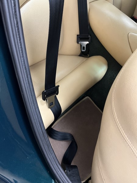 droopy seatbelt